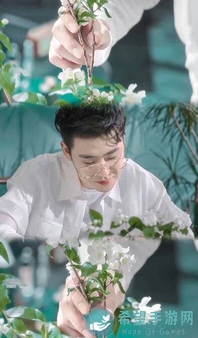 雷索纳斯配队攻略：红卡狙击伊洛娜，轻松秒变战神！